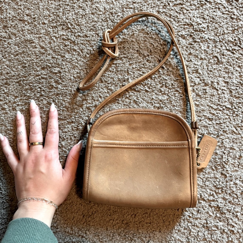 Vintage Coach 9017 crossbody purse